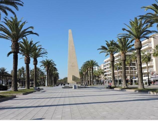 Bonito Y Acogedor Apartamento Con Fibra Salou Kültér fotó